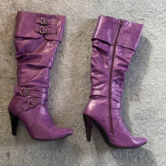 Purple leather-look boots - Picture 2 of 5